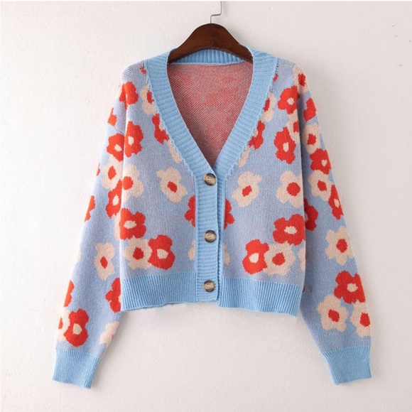 Cropped V-Neck Button-Up Flower Cardigan - Picture 2 of 5